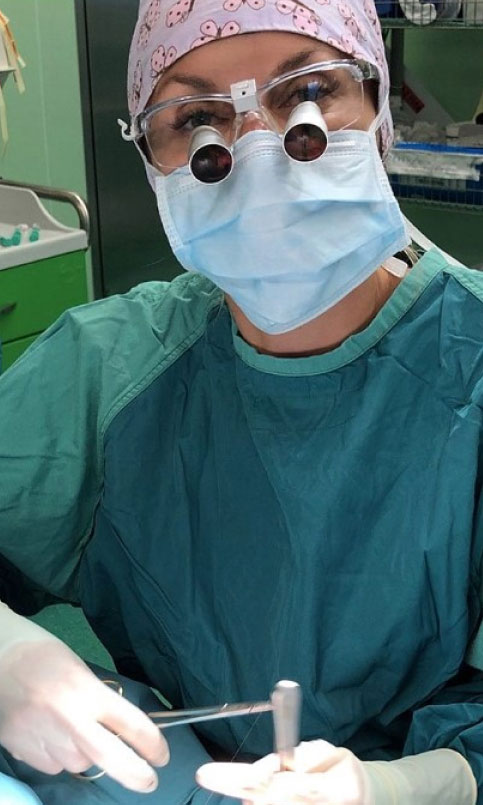 Dr. Komenko im Op